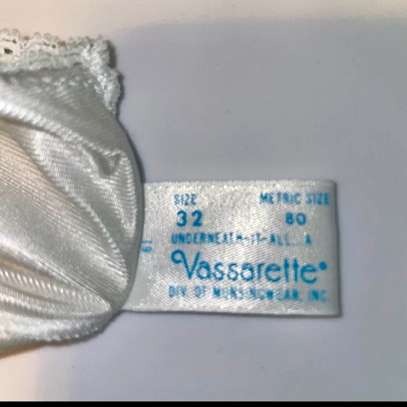 NWOT vtg Vassarette slip top/cami satiny with lace detail & trim - Picture 5 of 5